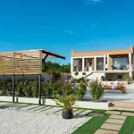 فيلة Porta Maris زادار